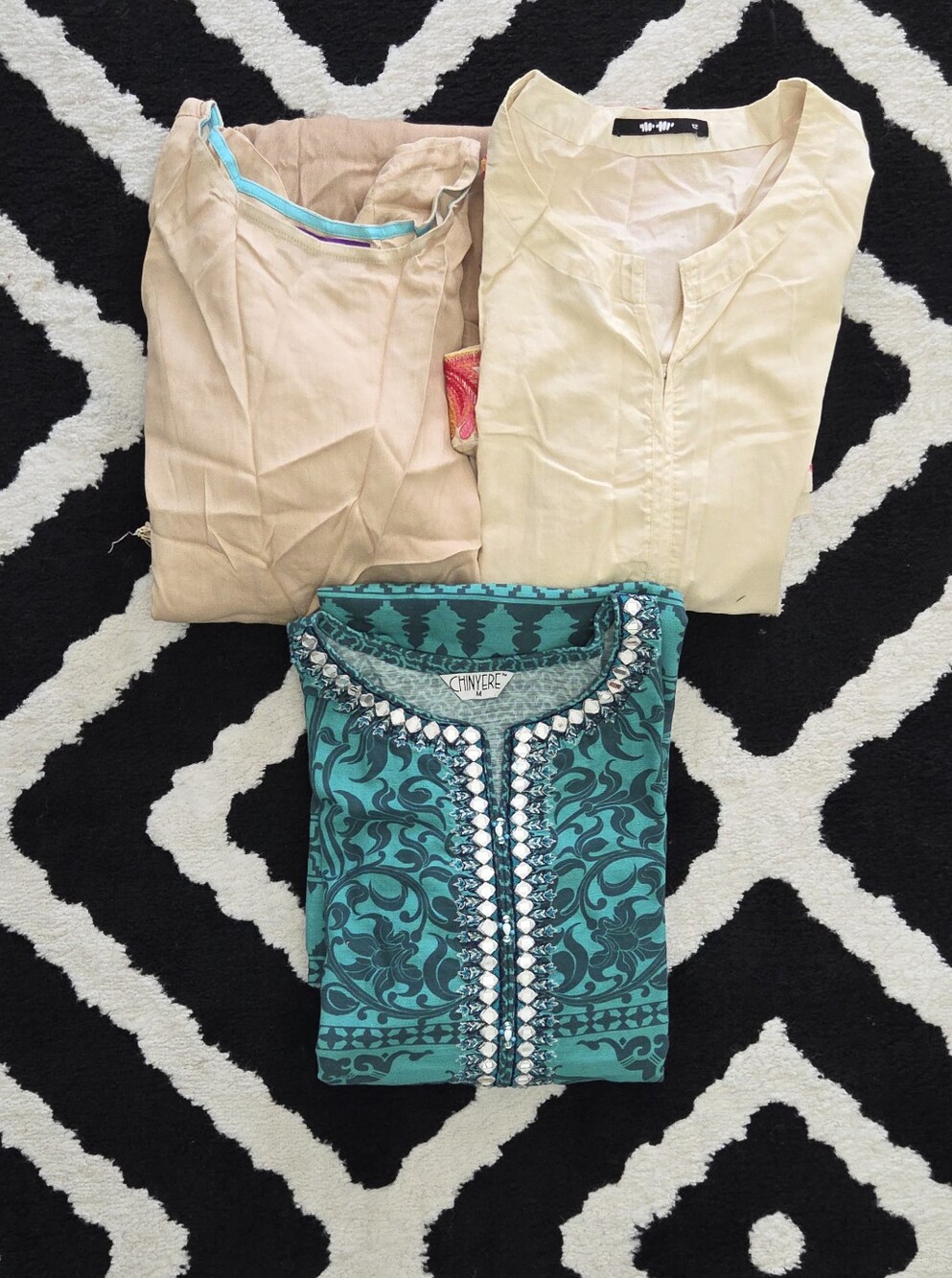 Pakistani Top Bundle - Picture 2 of 11